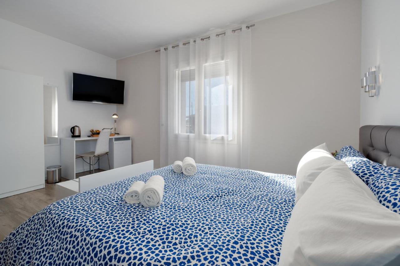 The White Building - Rooms Costermano Extérieur photo