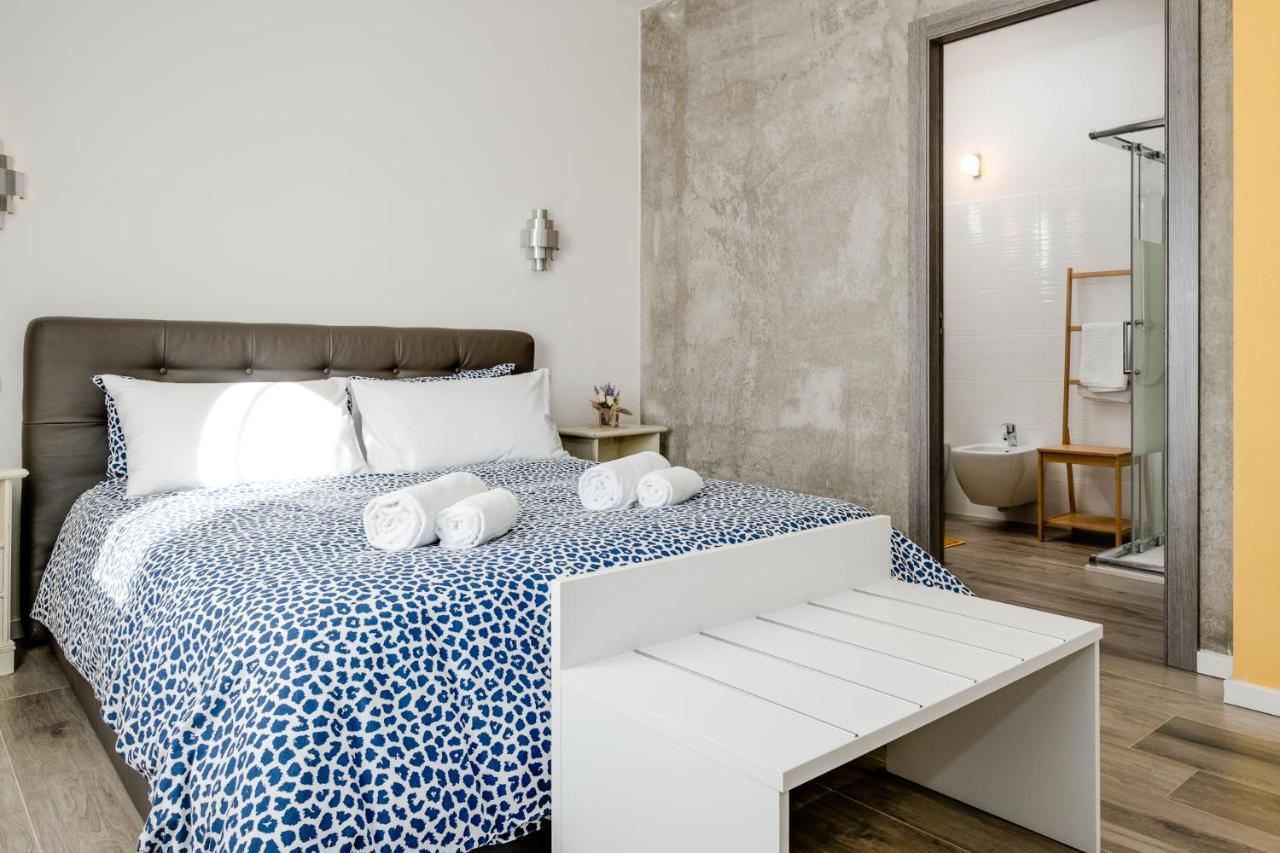 The White Building - Rooms Costermano Extérieur photo