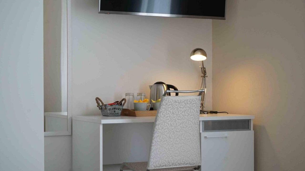 The White Building - Rooms Costermano Extérieur photo