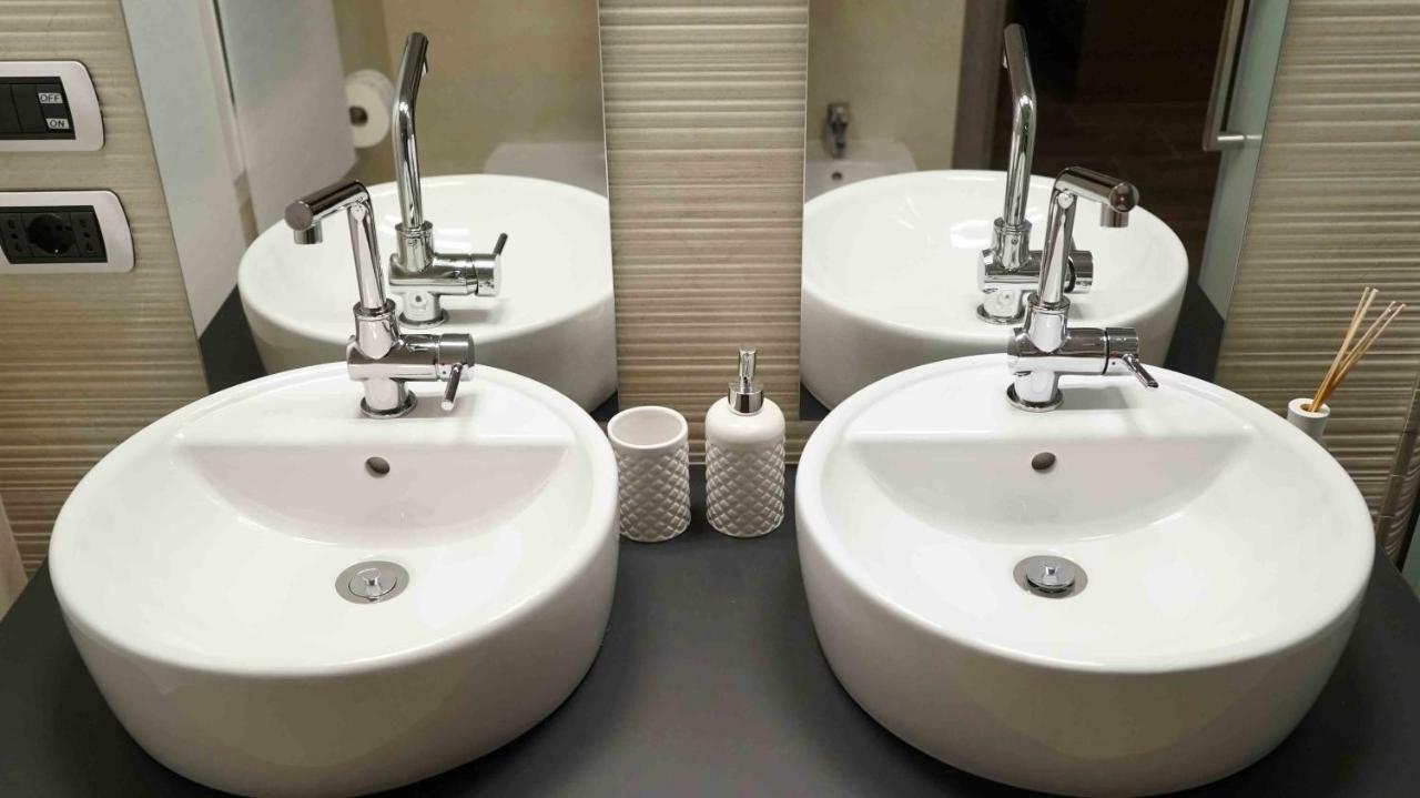 The White Building - Rooms Costermano Extérieur photo